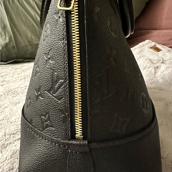 SOLD! 💯 Authentic Louis Vuitton Neo Alma PM in Empriente Leather - Picture 7 of 14